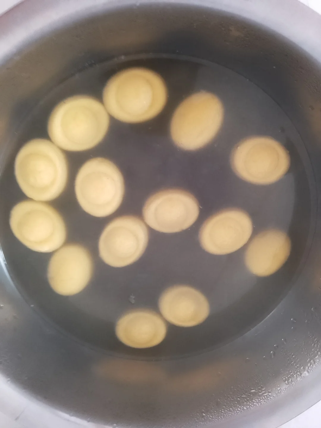 18.9r的汤圆，比超市买的便宜不少 冷冻包装