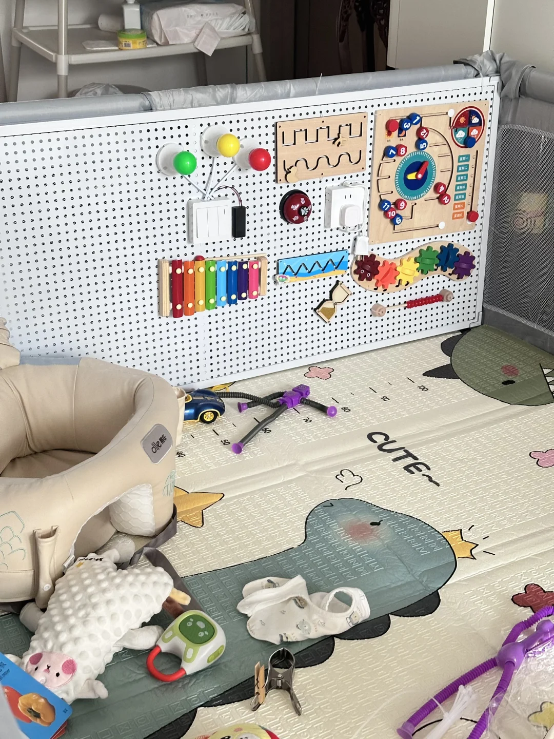 在家婴儿自制忙碌板|一百块搞定早教玩具?!