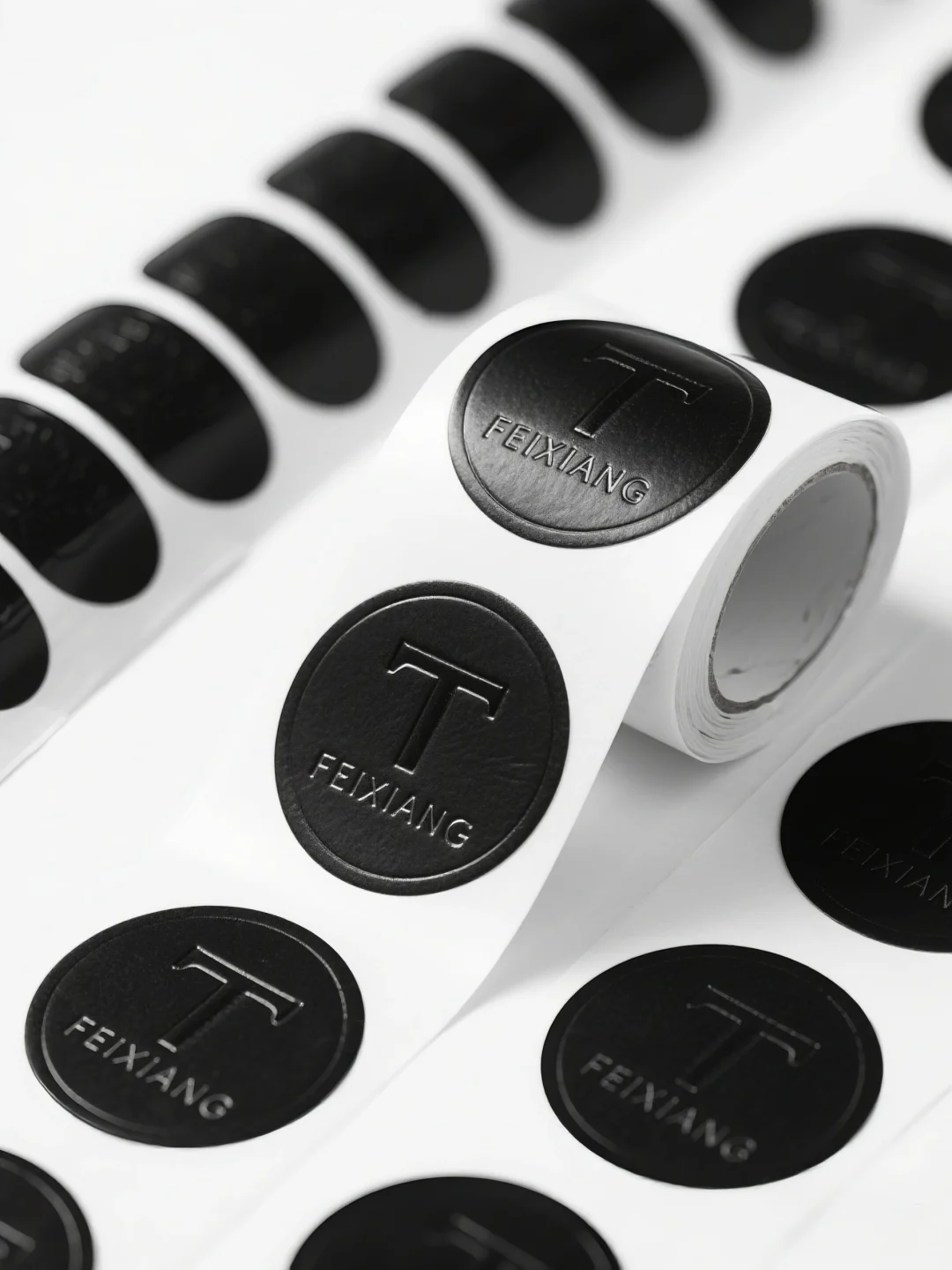 小贴纸藏玄机，品牌“立体”小心机