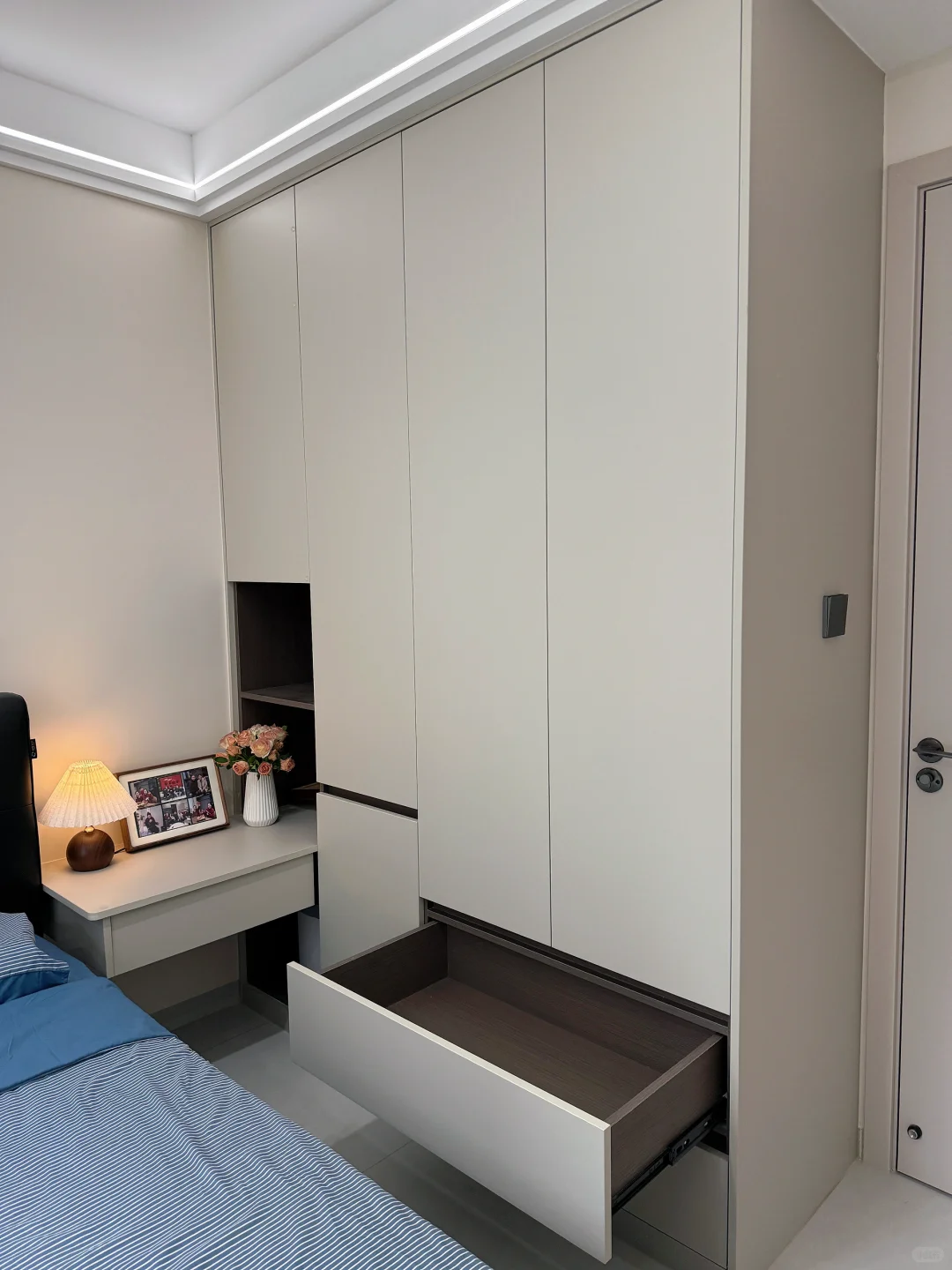 小卧室衣柜带书桌的设计太绝了!(尺寸在最后