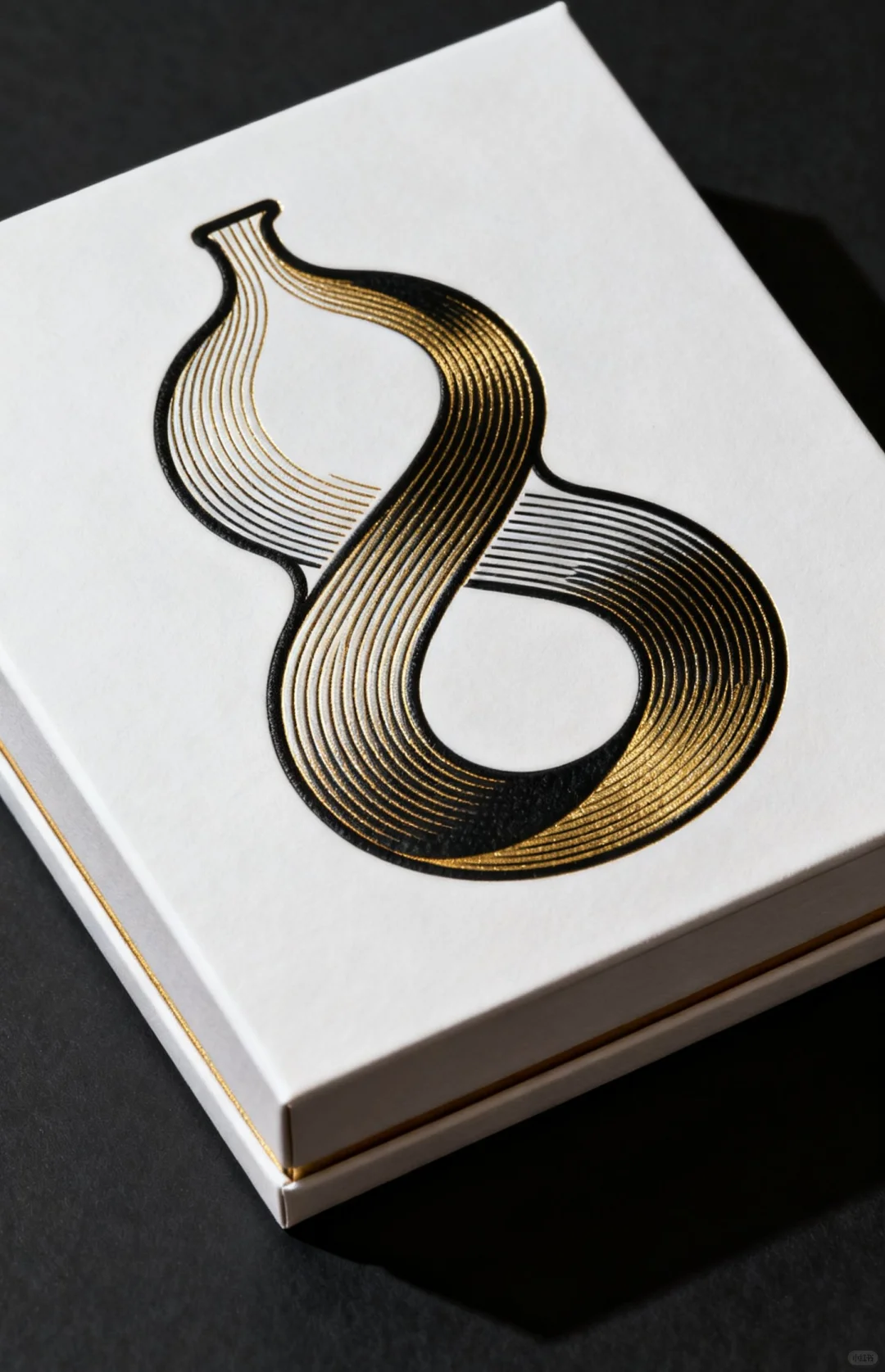 把「东方极简」玩到极致!这款黑金包装让我