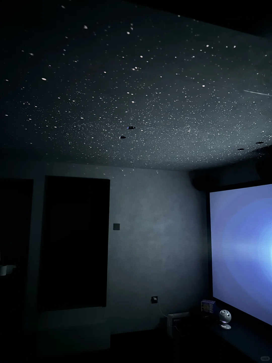 家庭影音室的快乐在这一刻