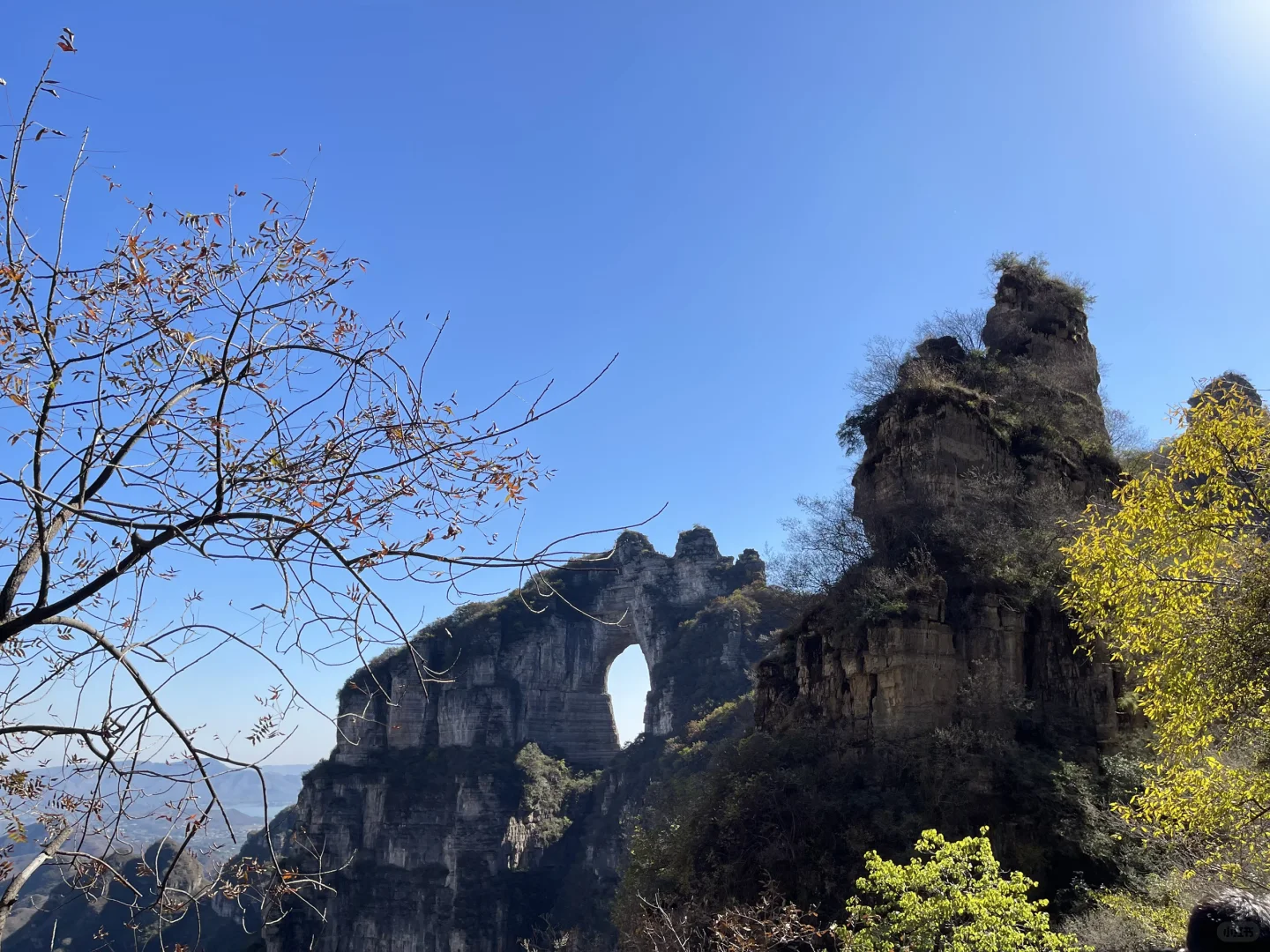 北京2h达！蚕姑坨悬崖边日照金山的秋日秘境