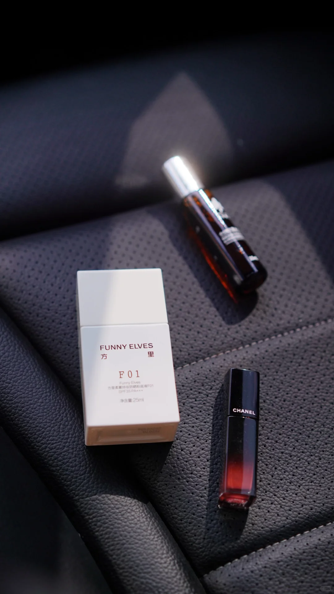 简直堪比行走的紫外线测试卡！