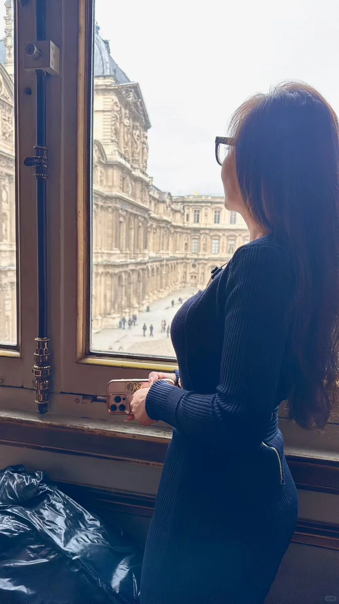 卢浮宫你好好反省吧，形同虚设的安检