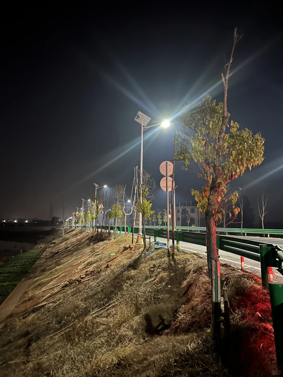 ?【市政级太阳能路灯】亮如白昼还0电费