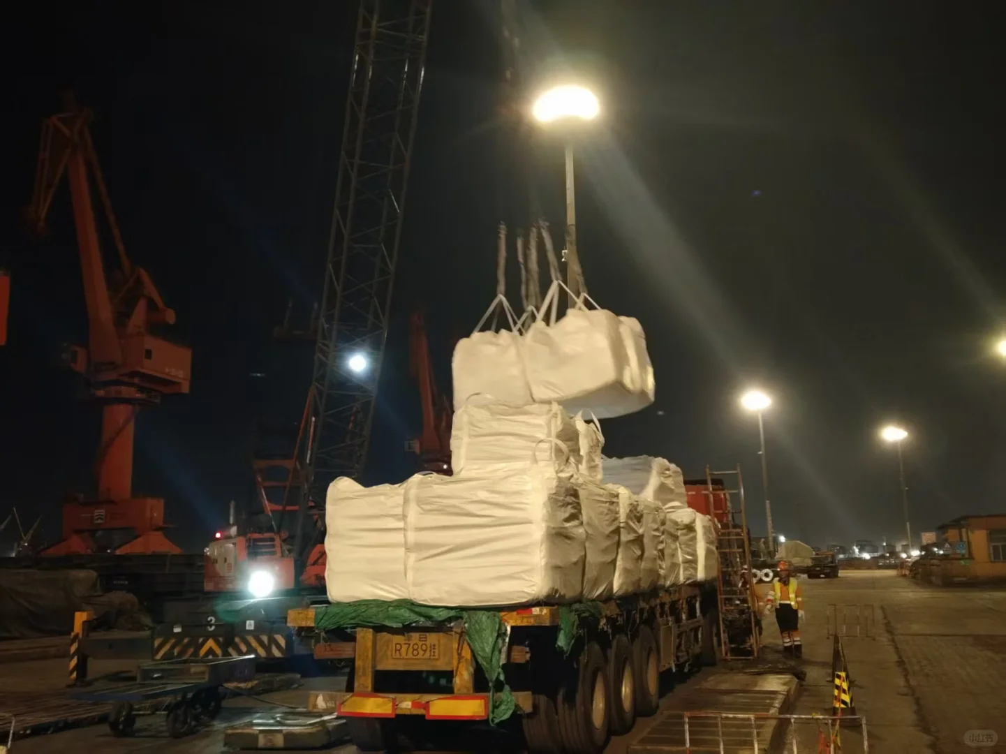 化工品吨袋集港！！