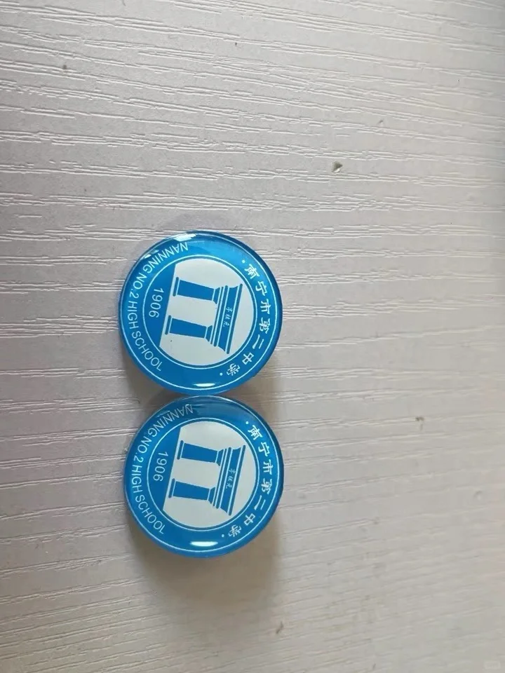 滴胶工艺 | 金属徽章定制推荐?