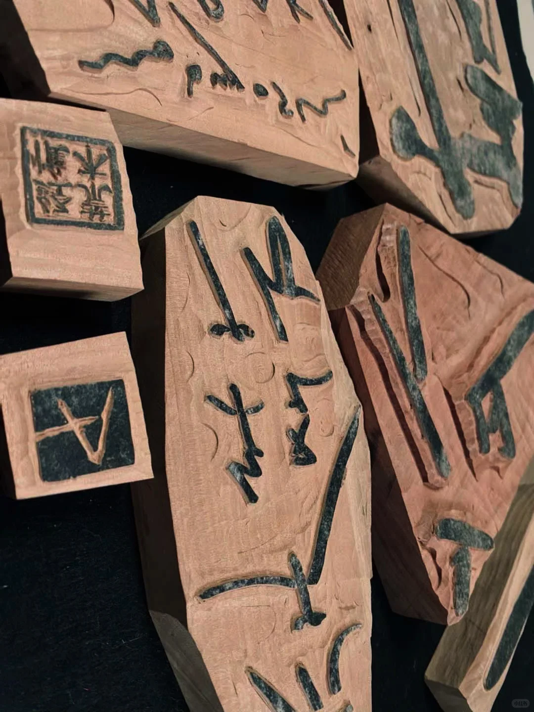 我用桃花染纸给荒木经惟做版画