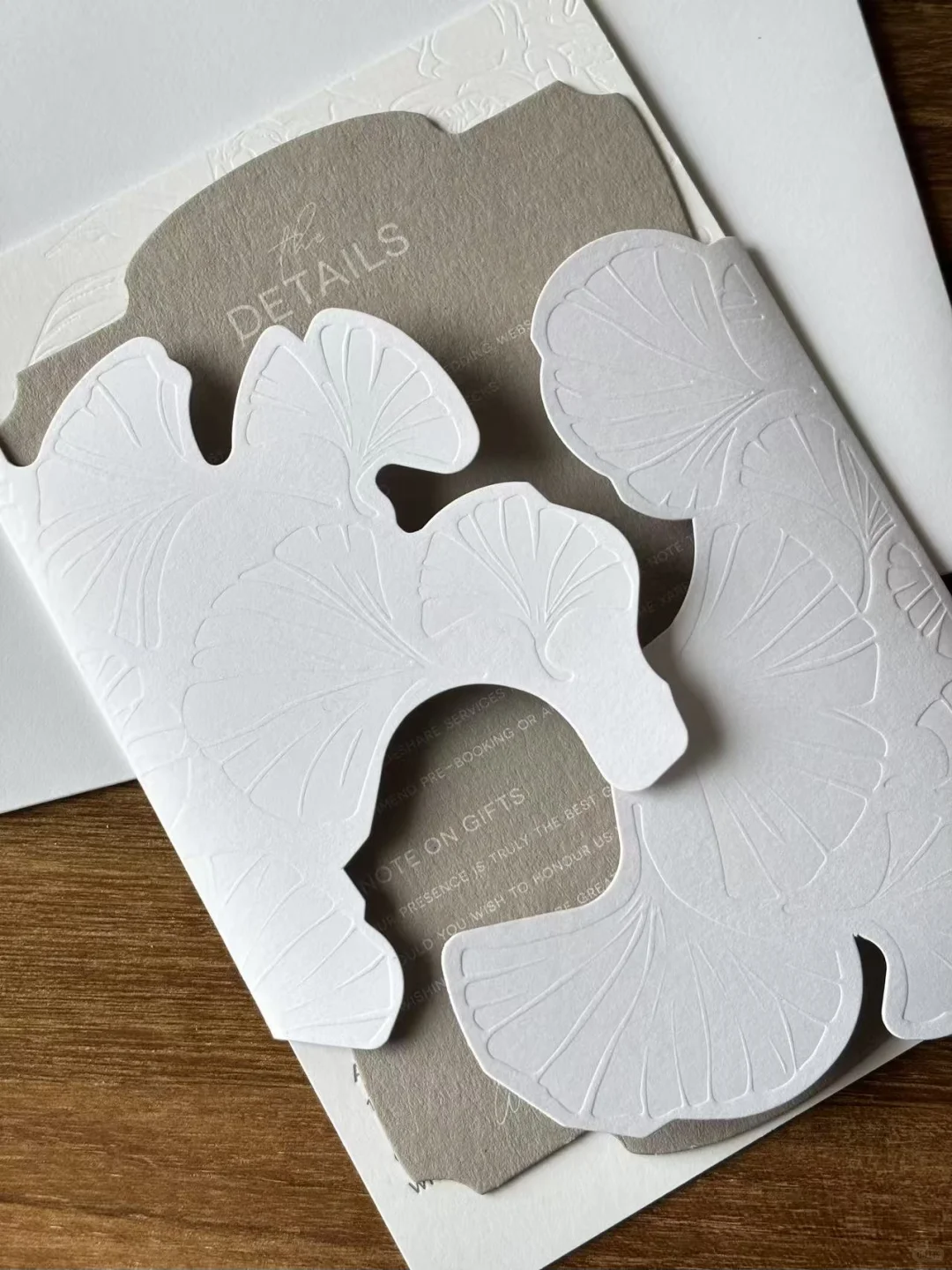 ?银杏请柬｜把东方禅意刻进极简纸艺里✨