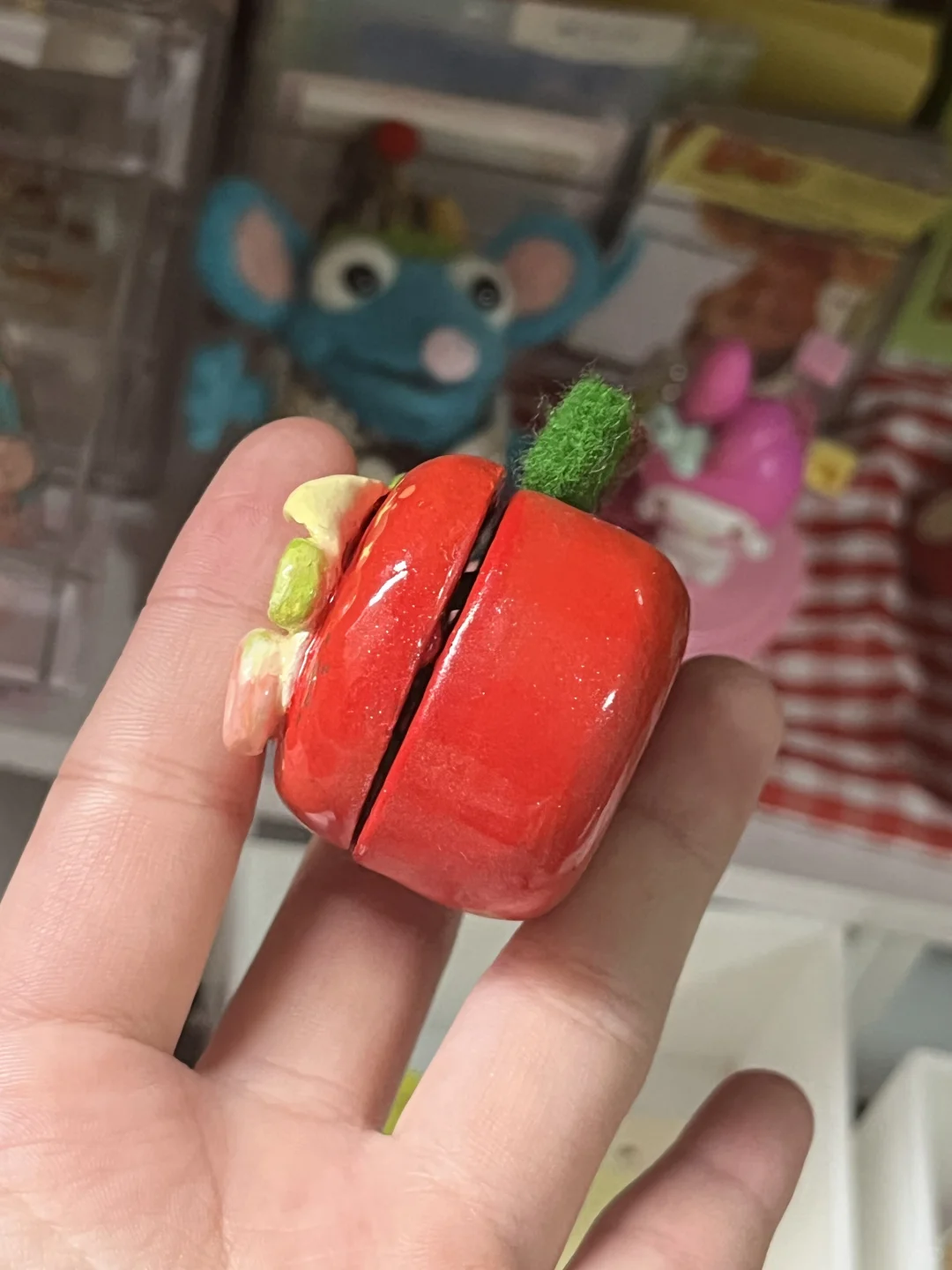 右滑打开红苹果