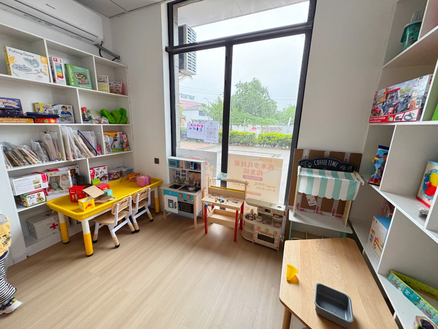 看！全是小朋友喜欢的玩具～