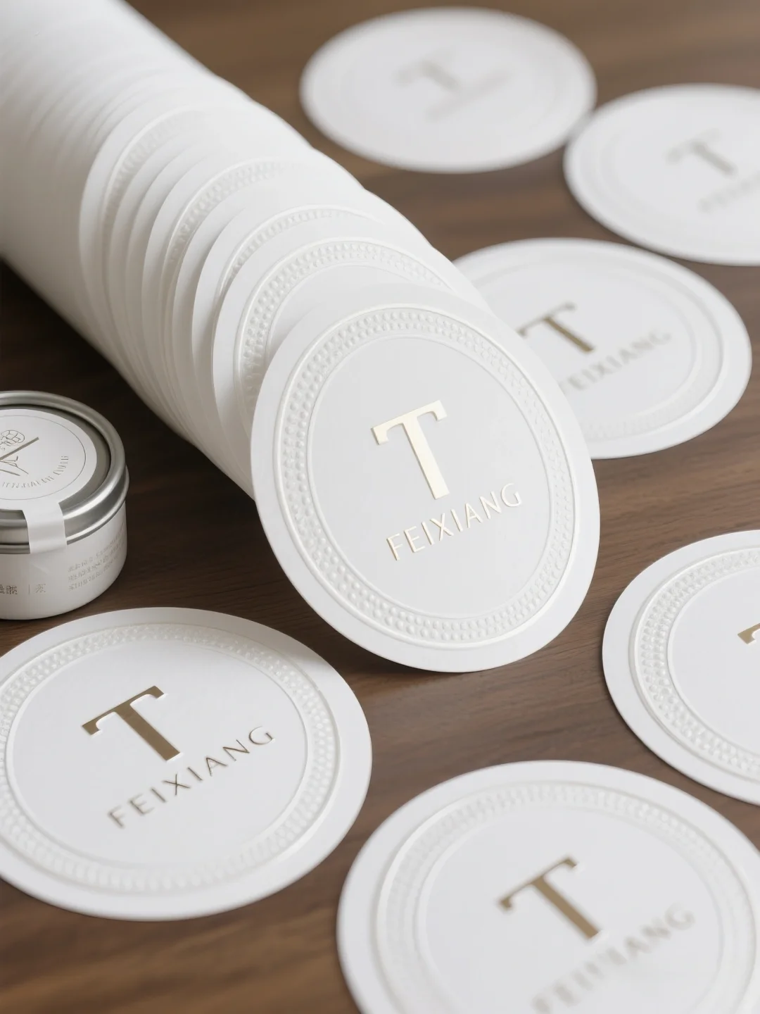 小贴纸藏玄机，品牌“立体”小心机