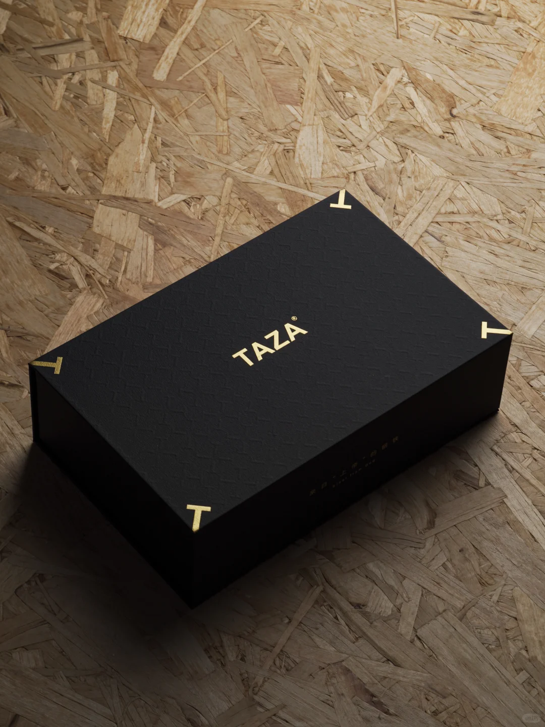 纸物 | 黑色烫金压纹礼盒