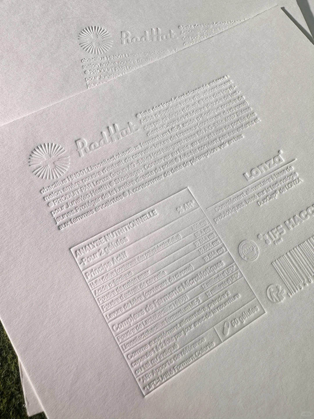 无色压凹完美呈现文字的美！不拘泥印刷