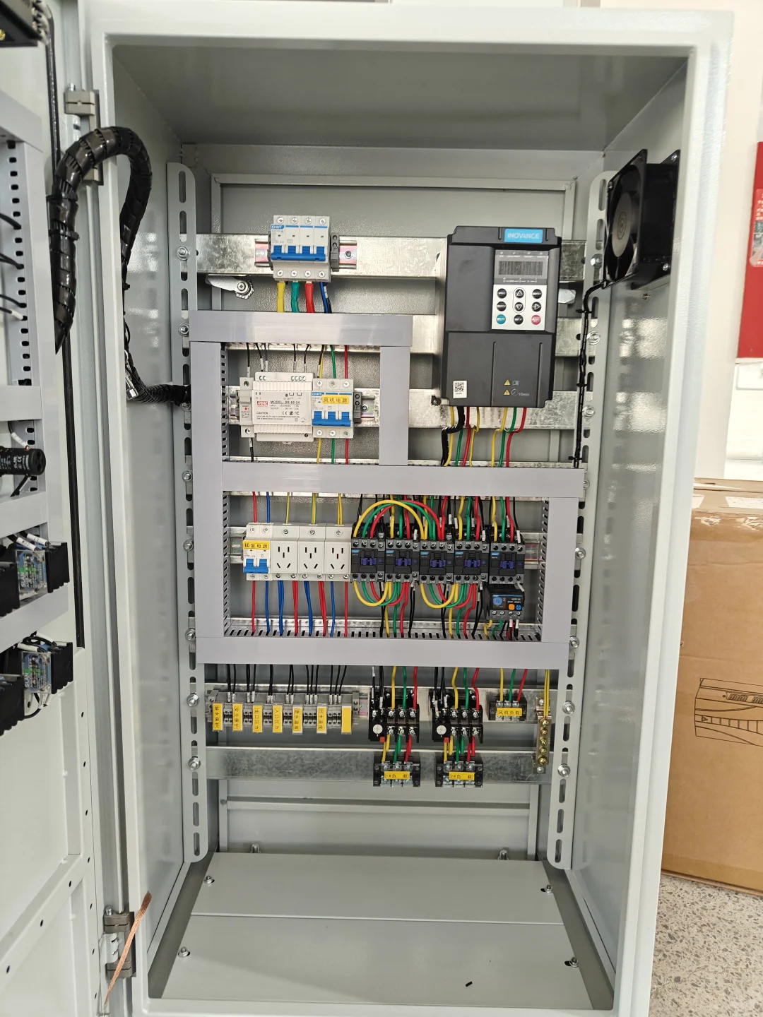 恒压供水控制柜加温控功能