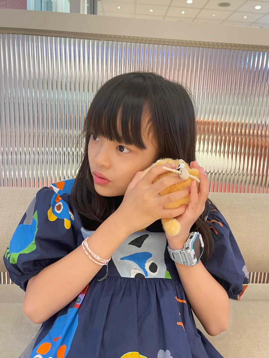 机器人大会上领养的小宠物