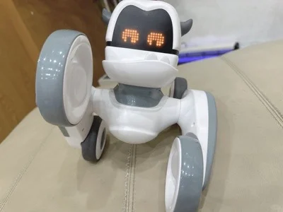 ?宝宝成长必备神器——智能小怪兽机器人