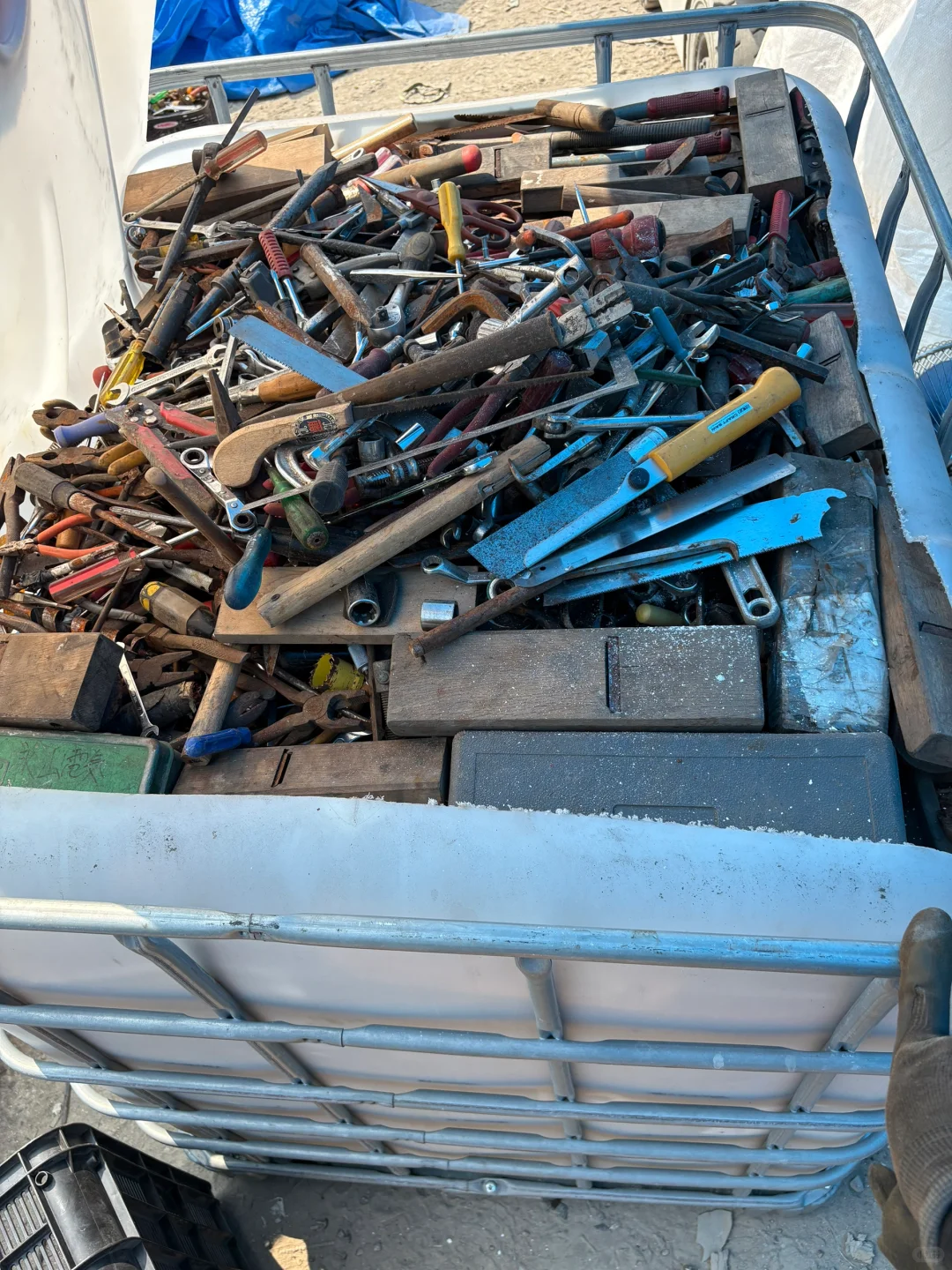 刚到国内，两吨左右！