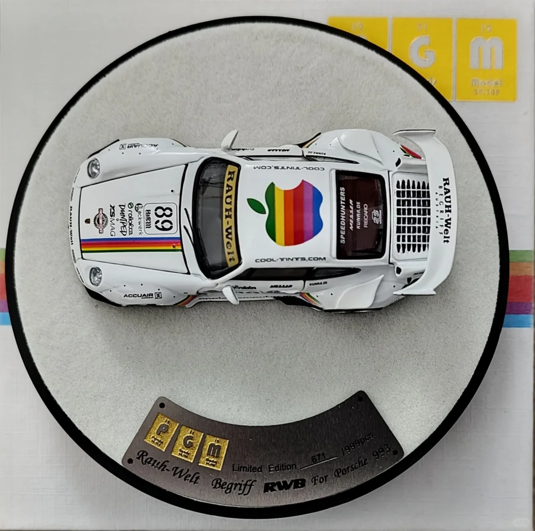Private Goods Model 保时捷RWB993 白苹果