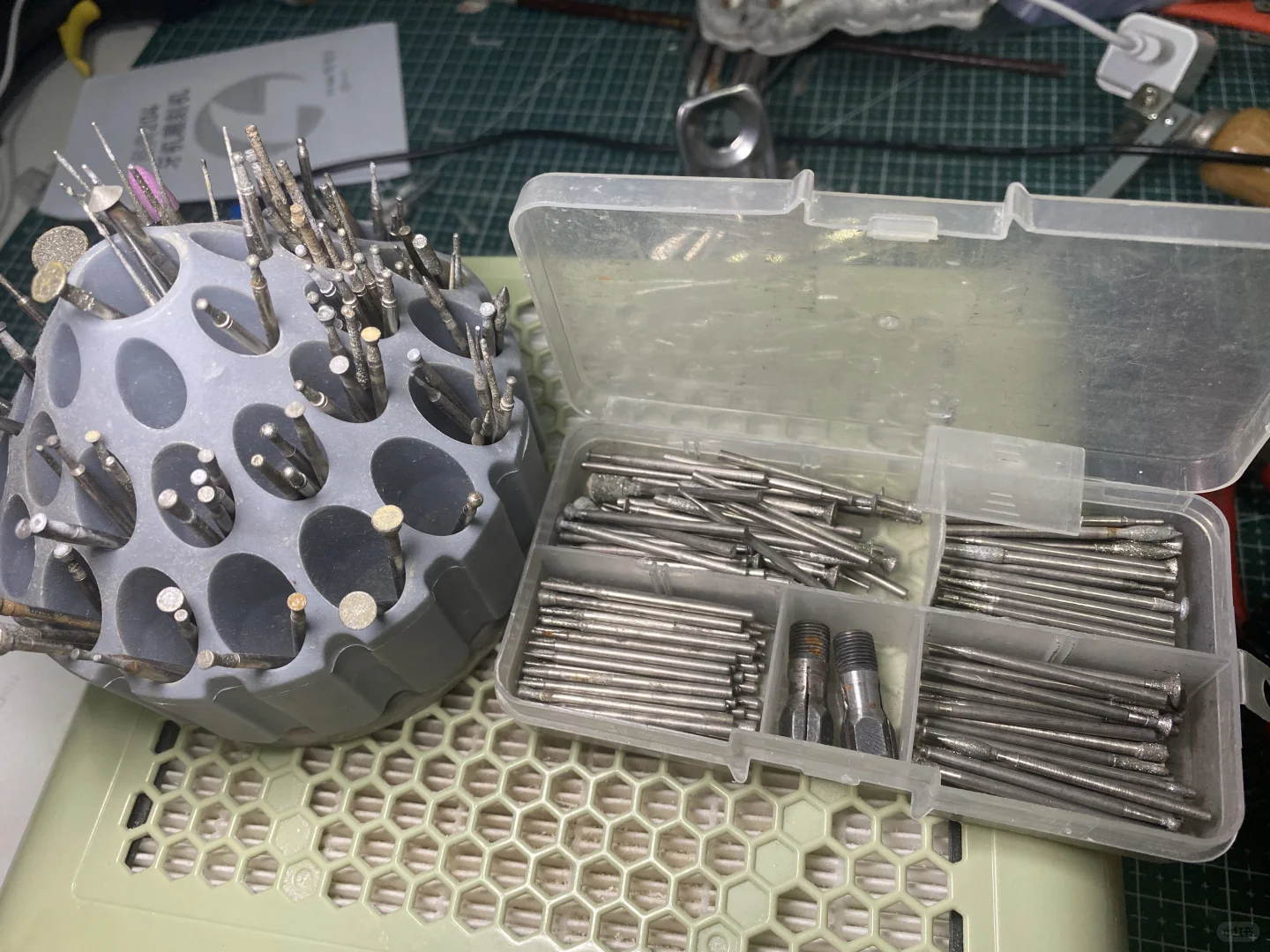 别买那些十几块钱七八根的打磨头了！