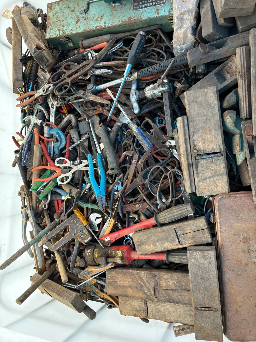 刚到国内，两吨左右！