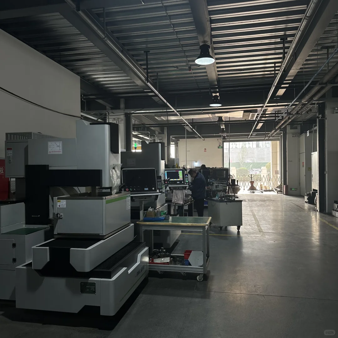 00后慢慢接手父辈的加工厂。