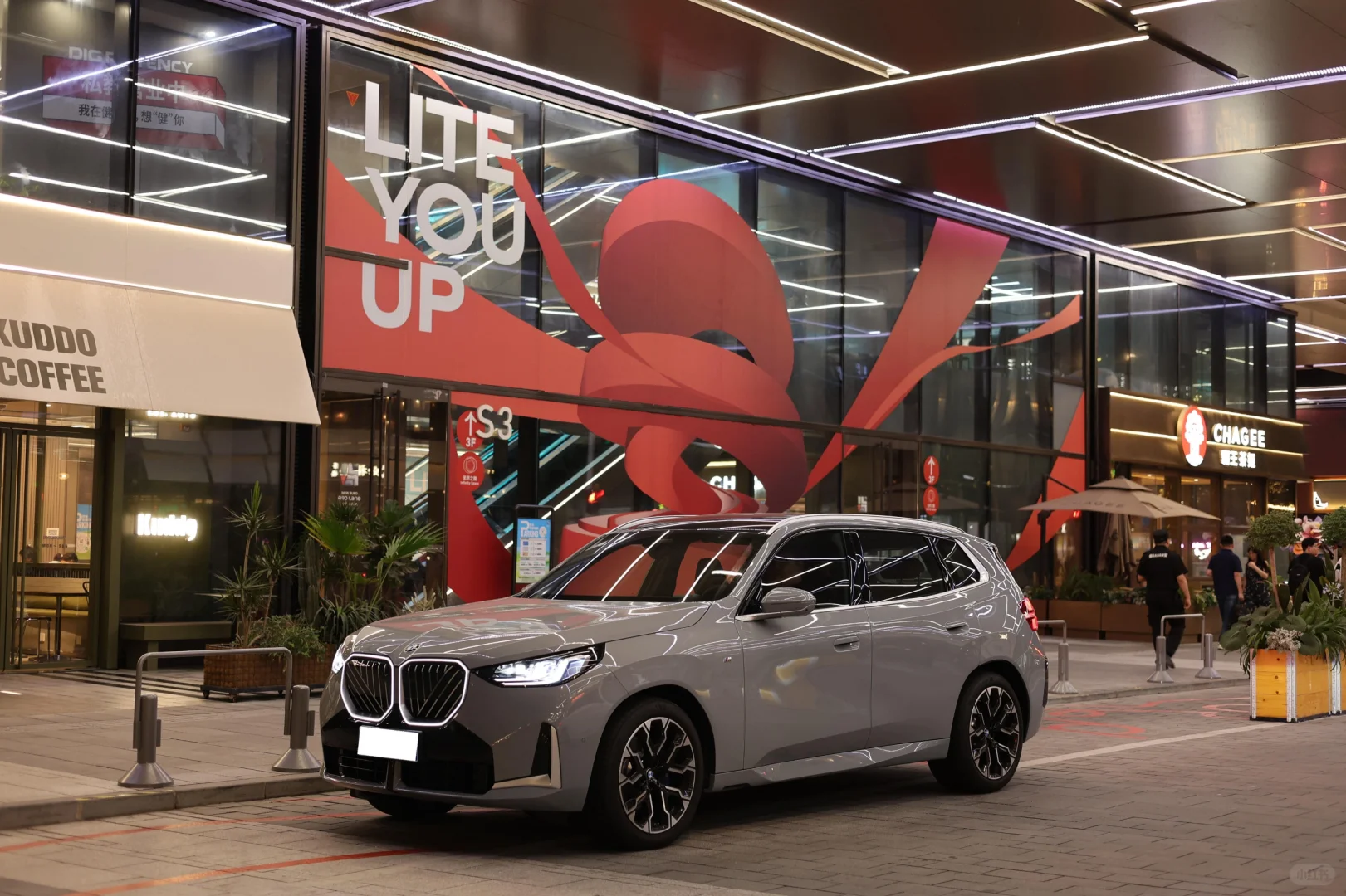 宝马的“秘密武器”藏不住了！？