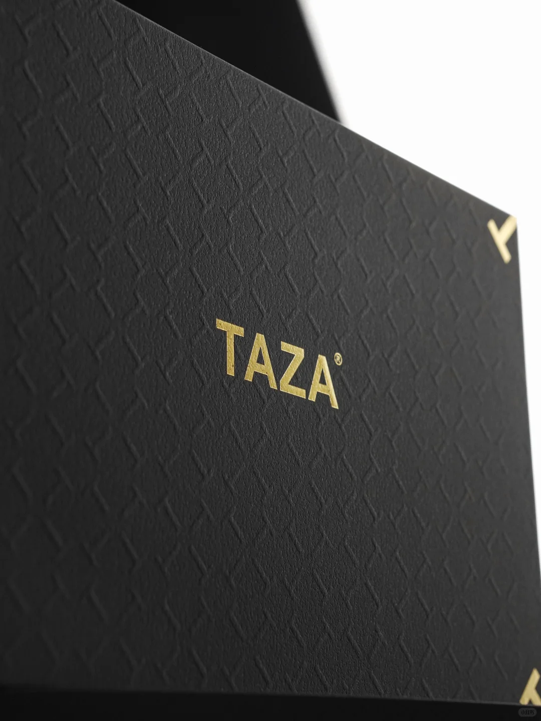 纸物 | 黑色烫金压纹礼盒