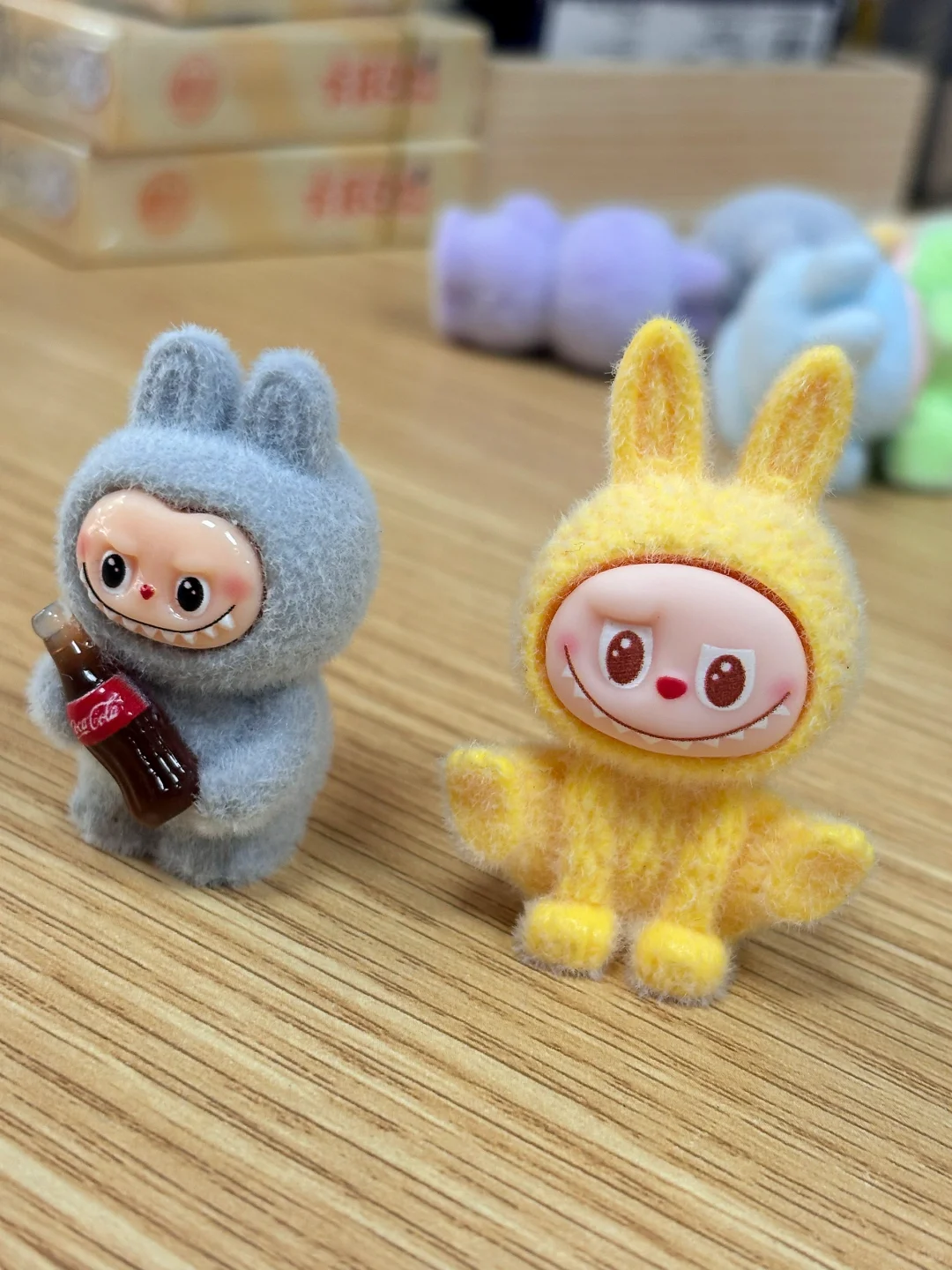 学校门口小卖部5元一只的mini labubu，?