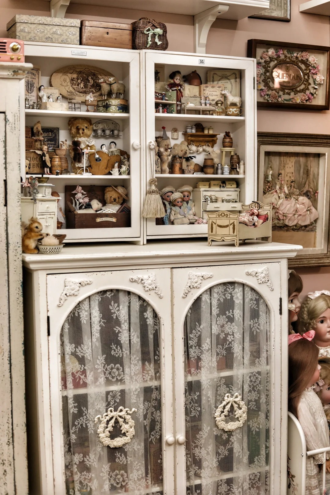 听说大家都有玩具古董柜