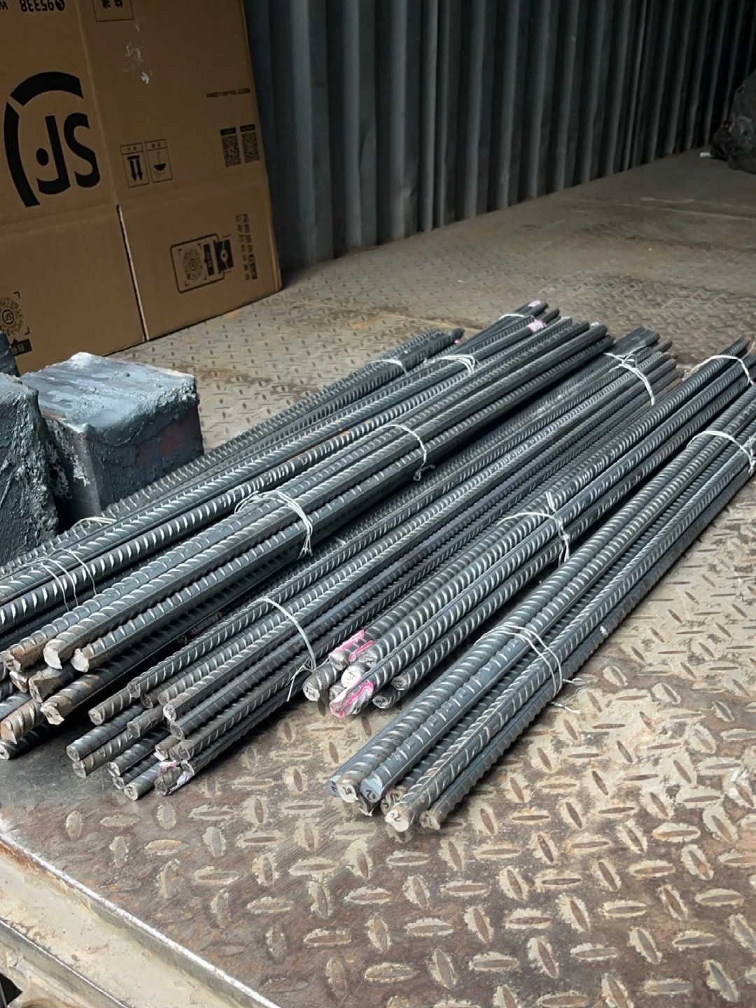 或许小红书上会有人喜欢螺纹钢