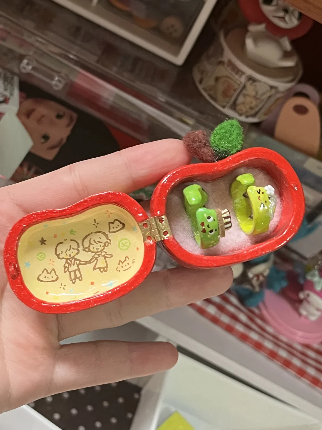 右滑打开红苹果