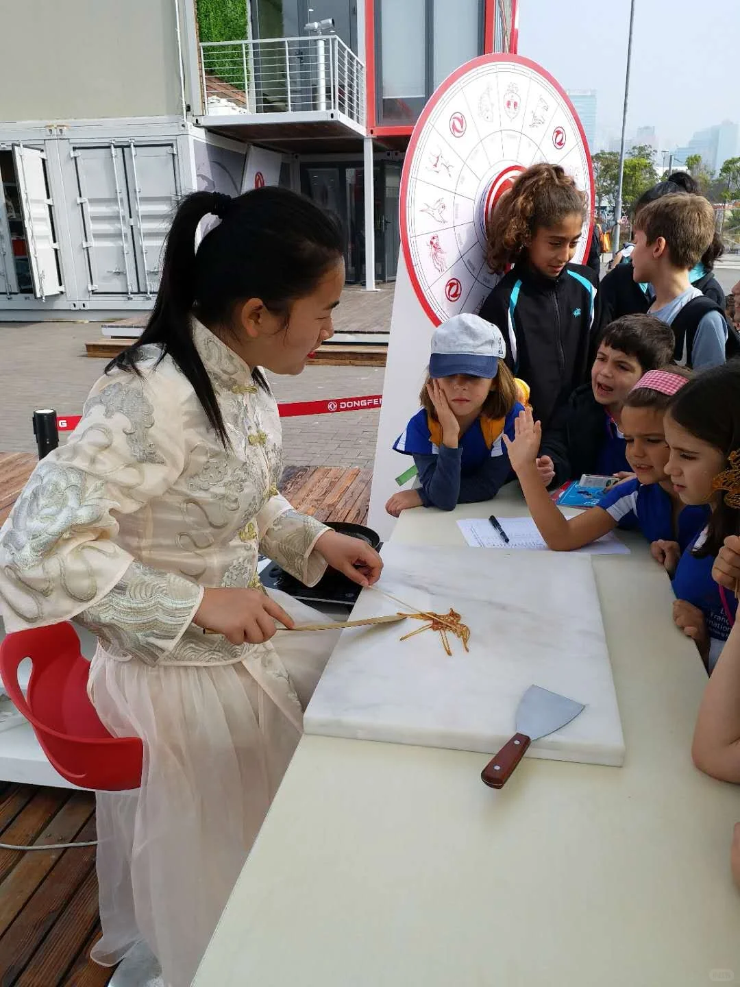 让非遗糖画走向世界～