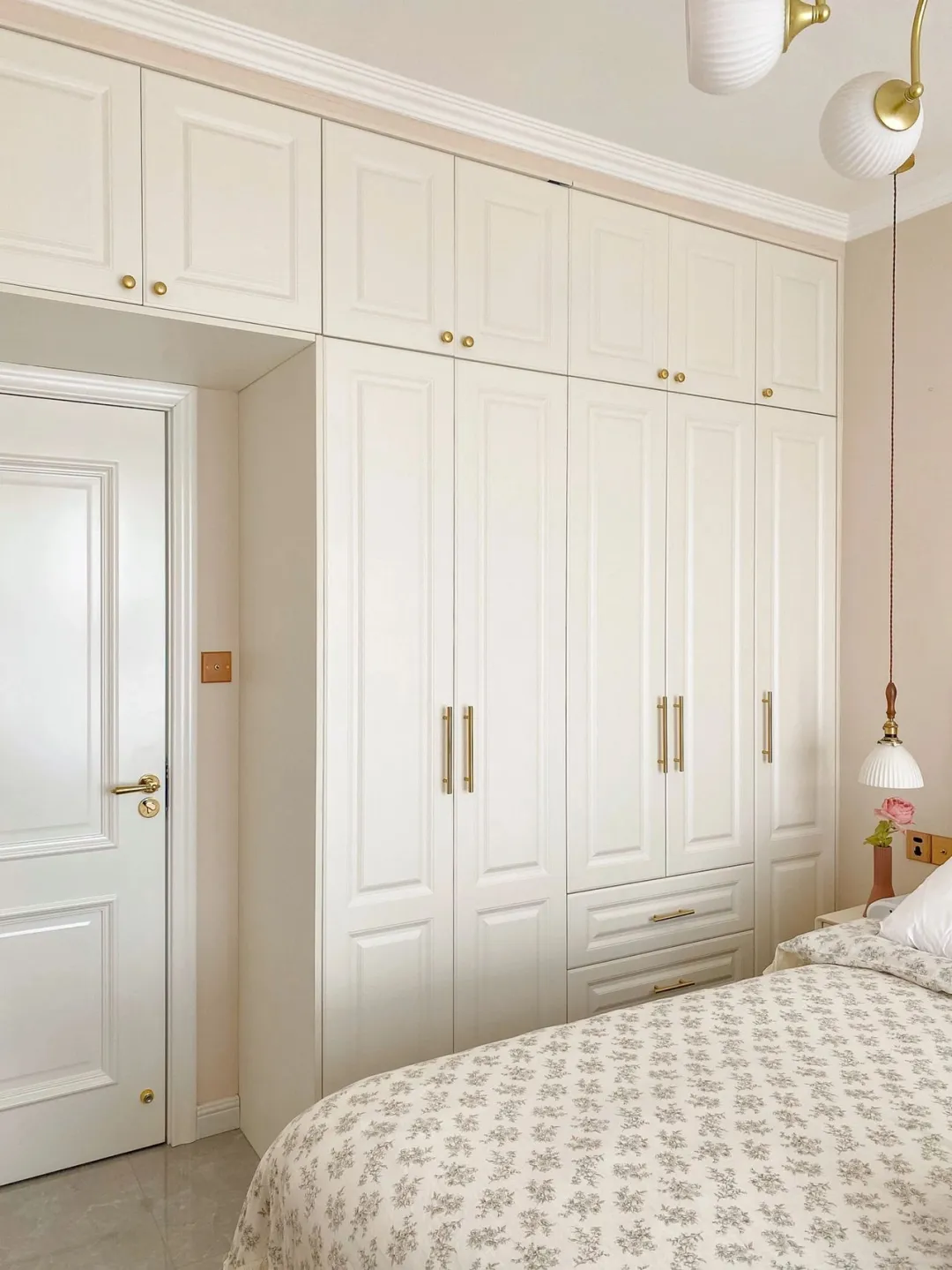 全屋定制法式扣线衣柜｜优雅感拉满卧室C位