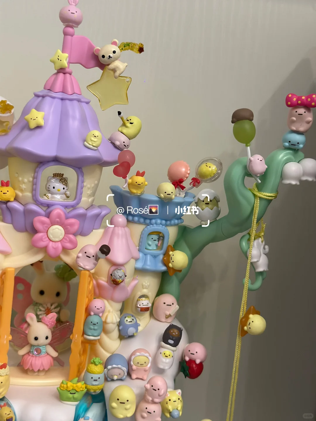 森贝儿的铃兰瀑布，站满了角落生物和kitty