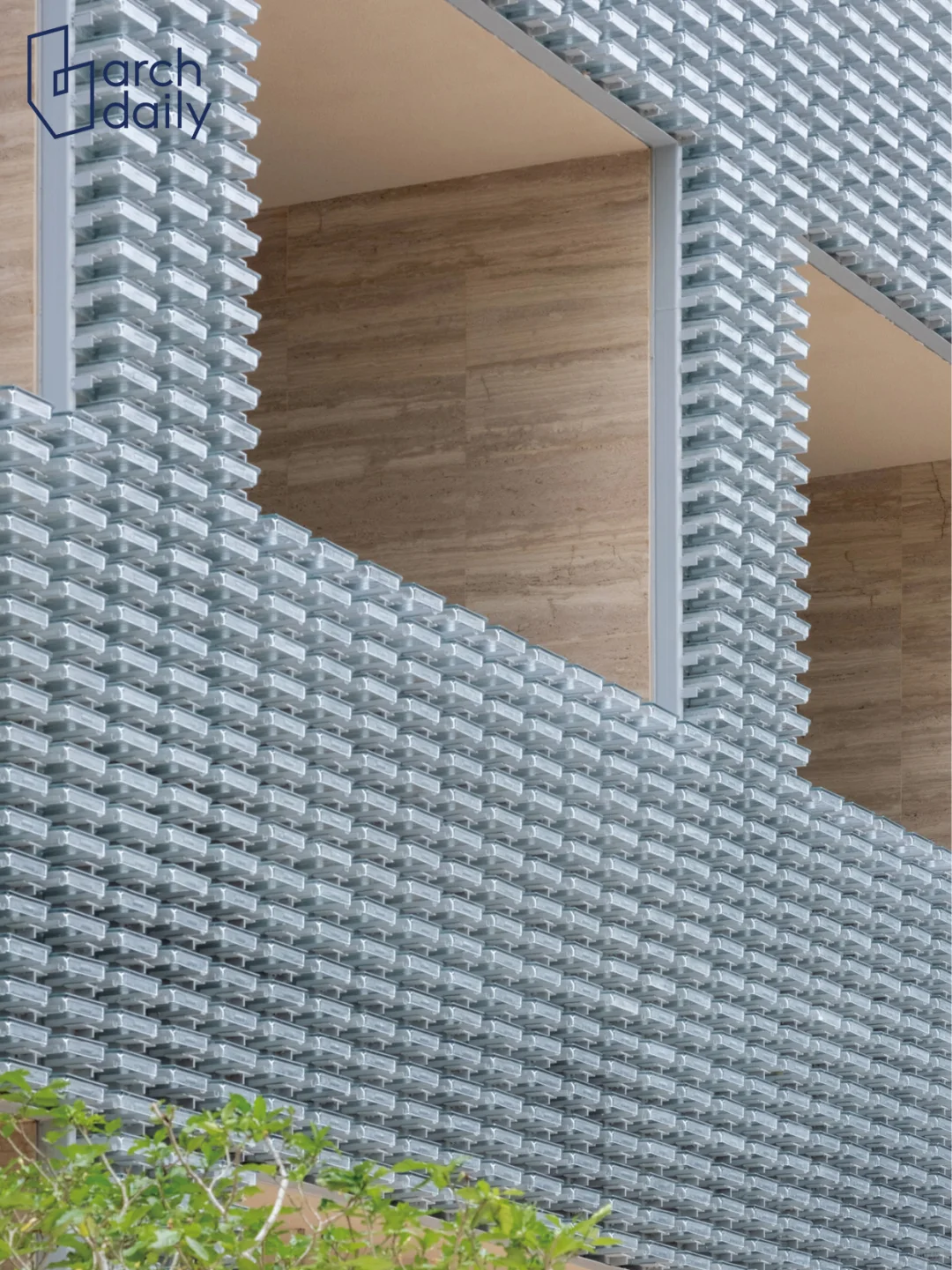 一块掰两半?玻璃砖还能这样做立面