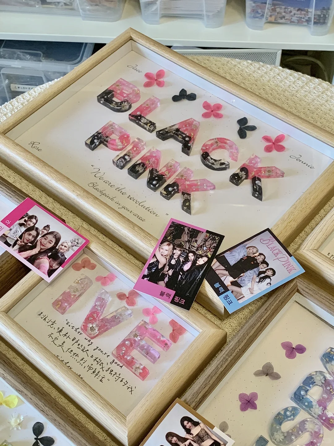 天啊❗️Kpop人必须拥有团名滴胶框✨✨