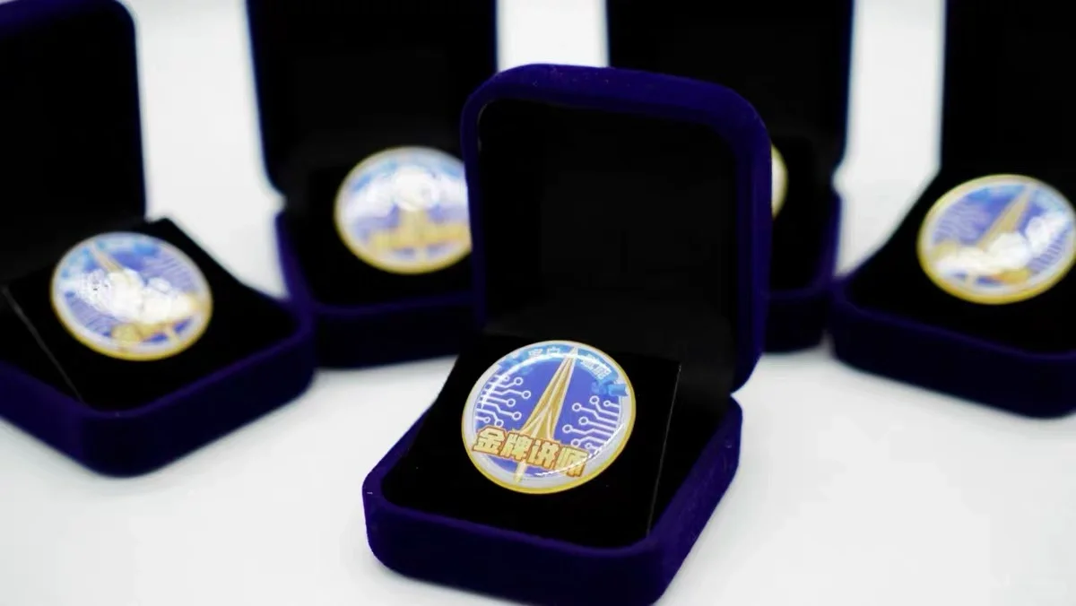 滴胶工艺 | 金属徽章定制推荐?