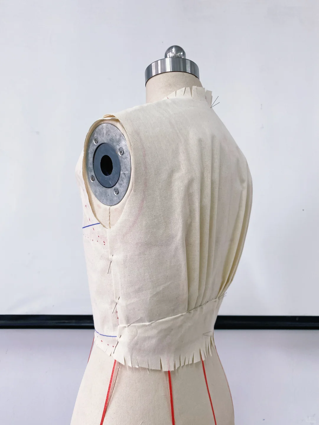 服装立体裁剪·全省转移为褶