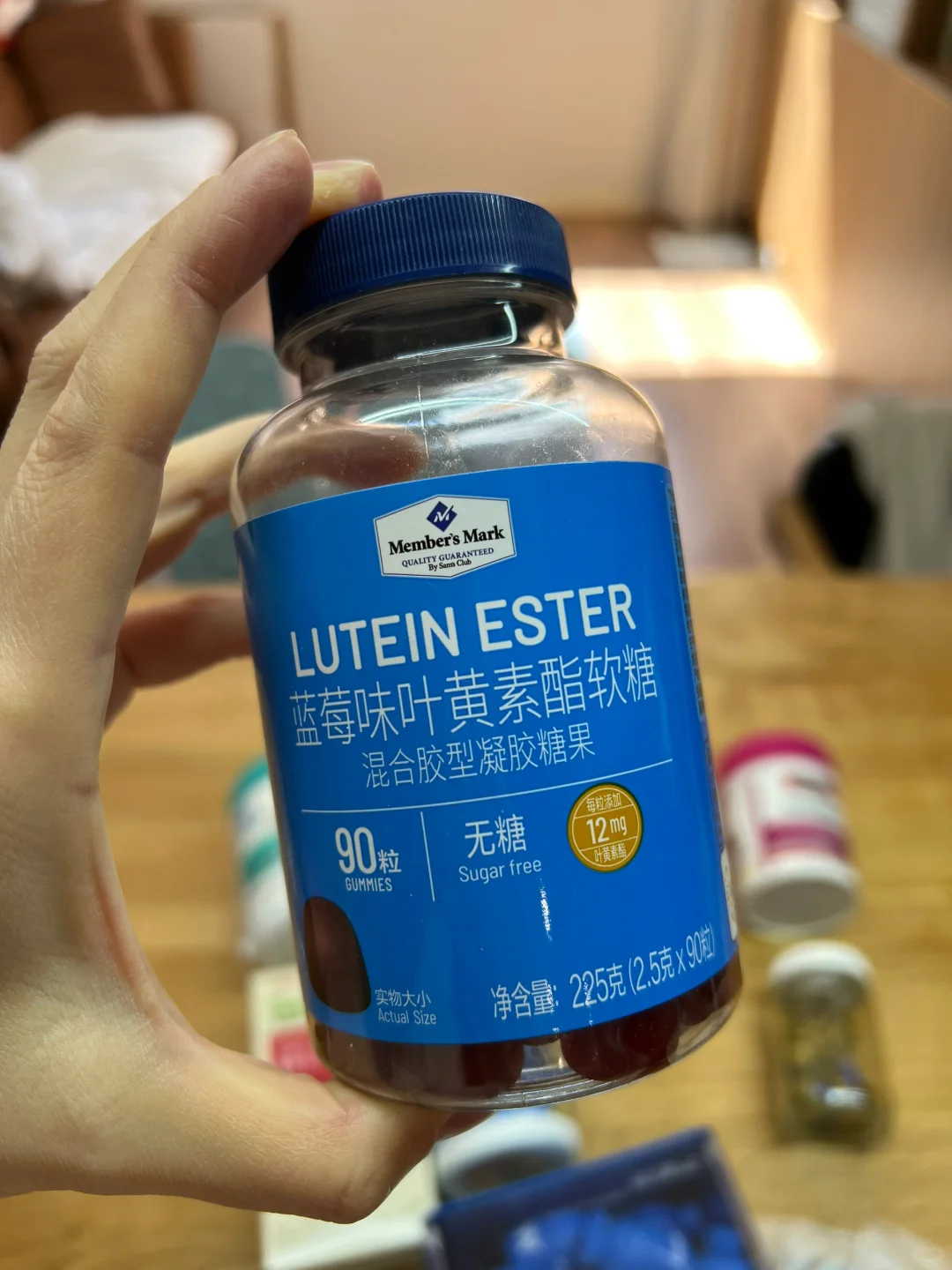 终于到了吃一大把维生素的年纪!