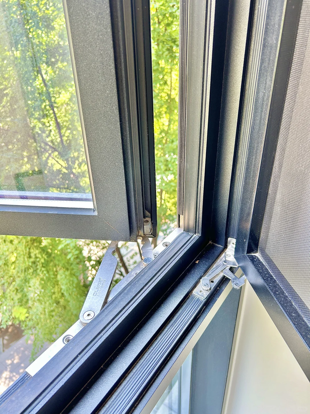 1.4w搞定13平封窗，现在人见人夸?