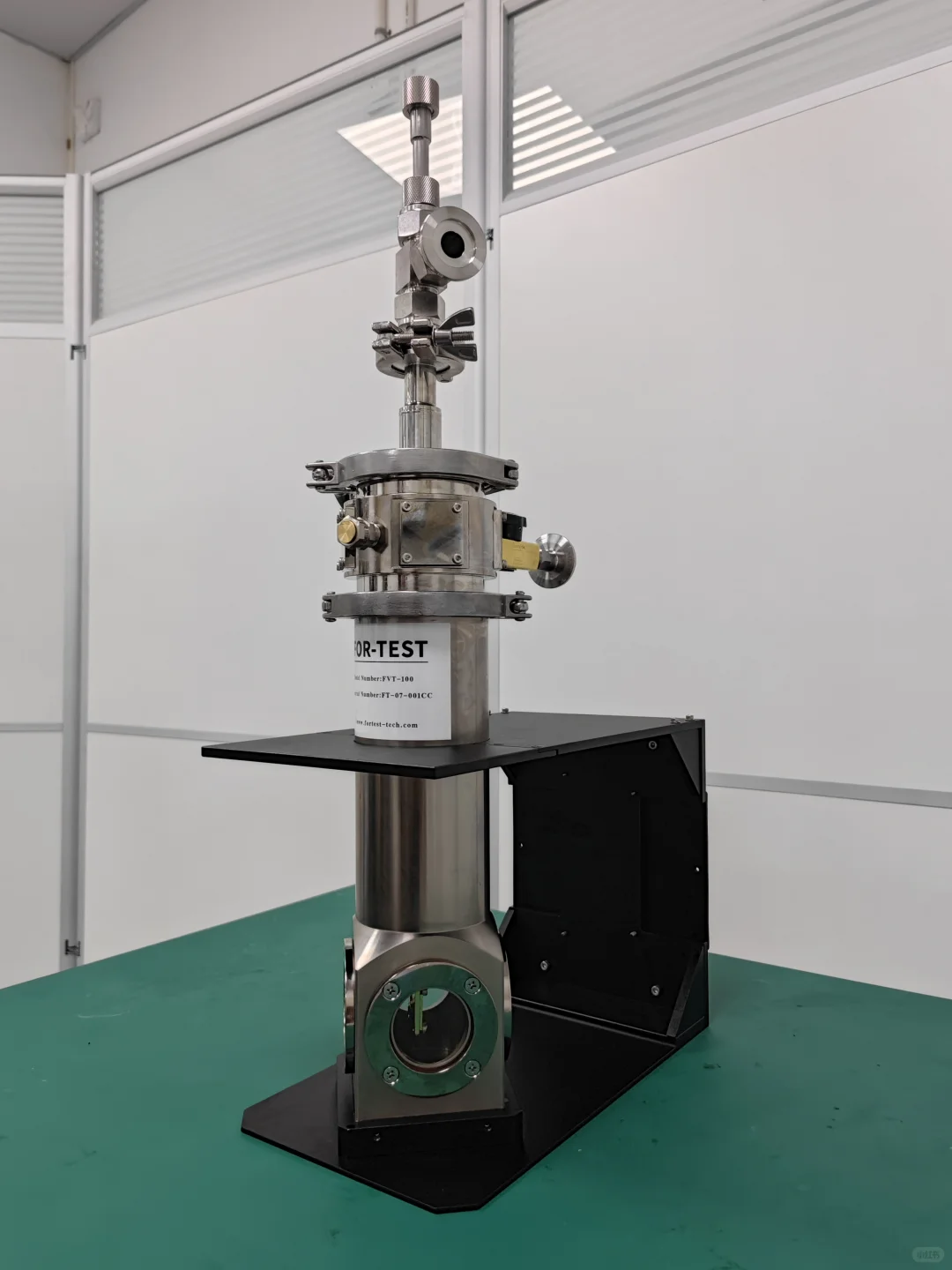 FVT-100液氮恒温器配光谱仪