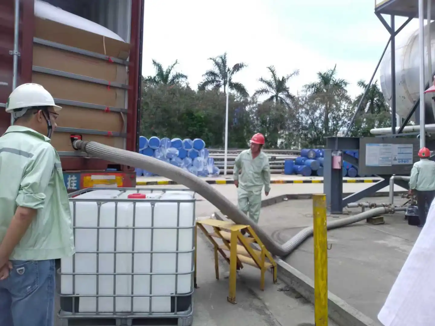 越南工业椰子油广州南沙港进口报关运输案例