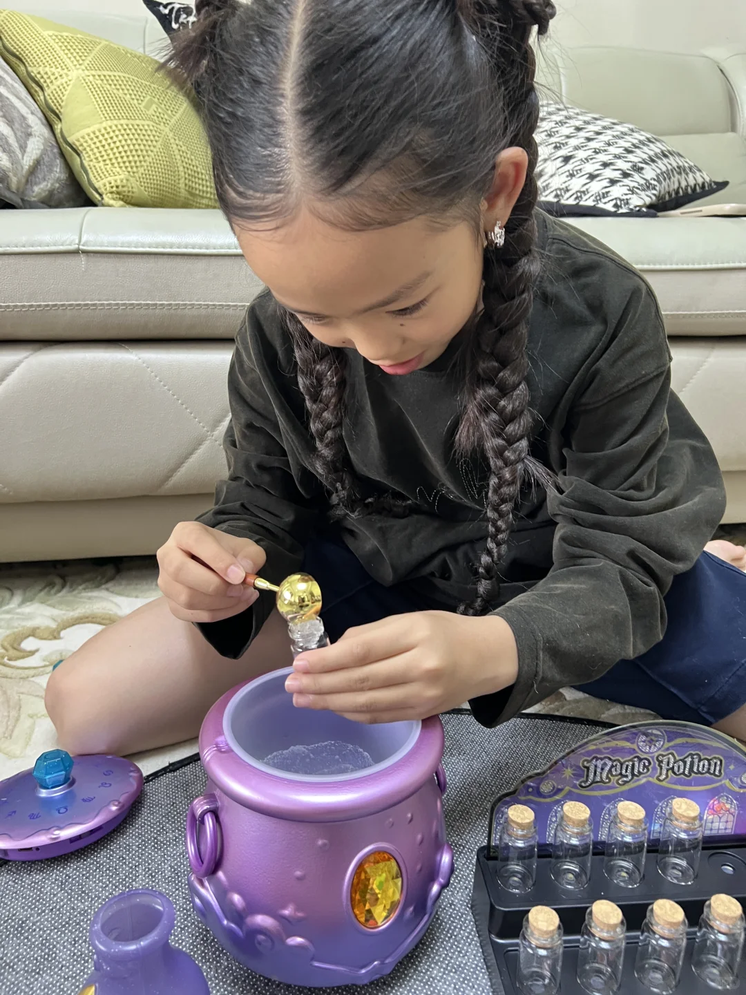 送完这个礼物，就安心送回学校了