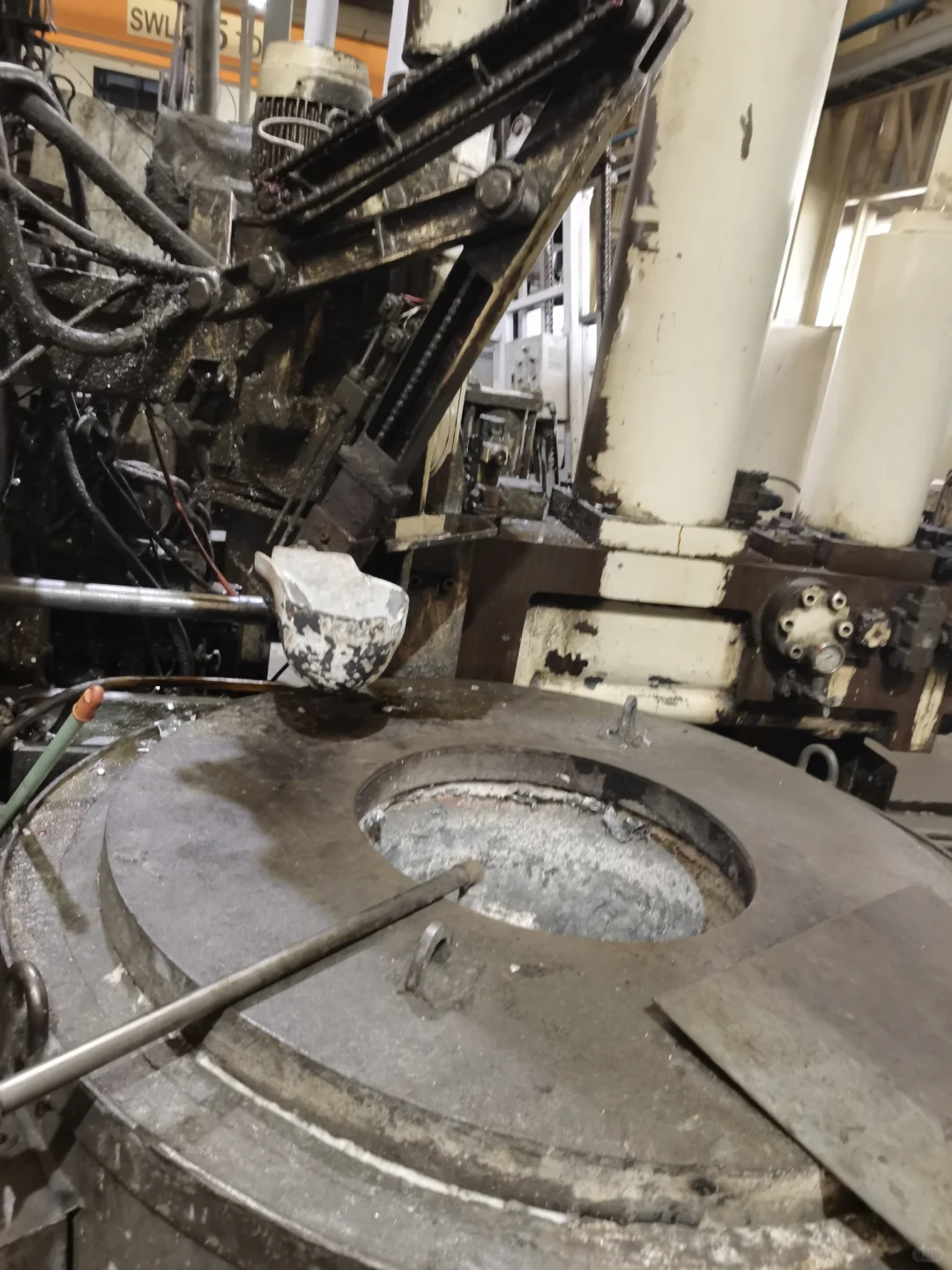 泰国工厂使用中的东芝350压铸机