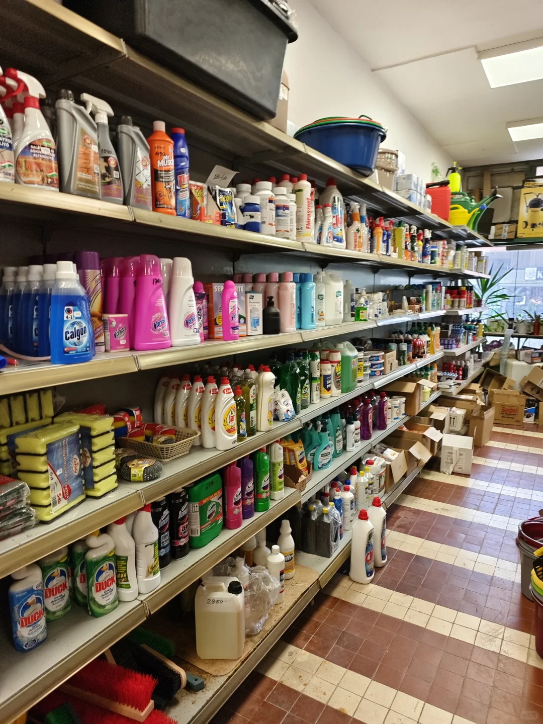 布达佩斯的五金店