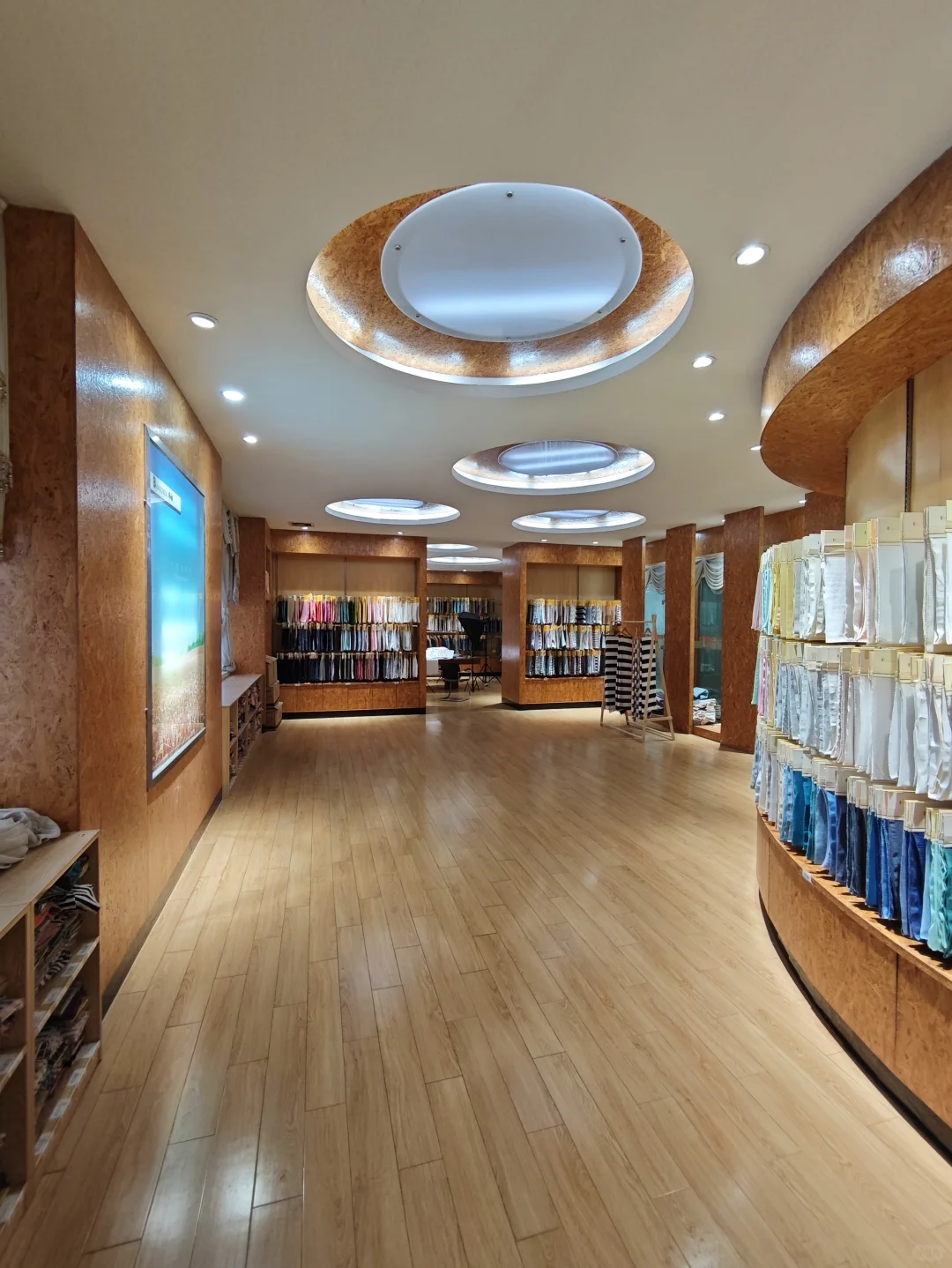 ? 来广东邦诚的宝藏布料展厅挖宝啦！