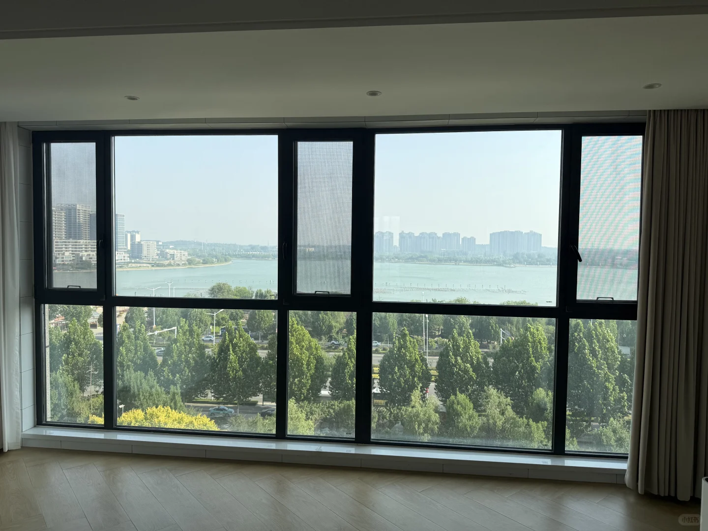 这落地窗越看越爱，新换的窗户！