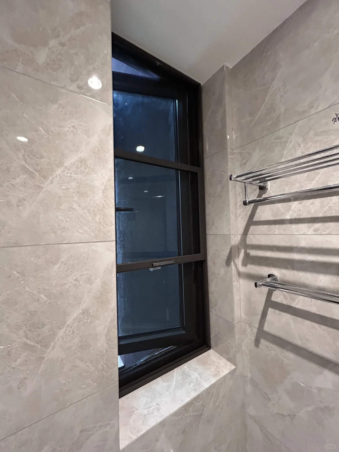 玖悦华章纱窗又一家完工